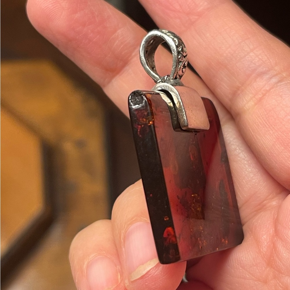 Natural cherry brown amber sterling artisan made pendant - Picture 16 of 16